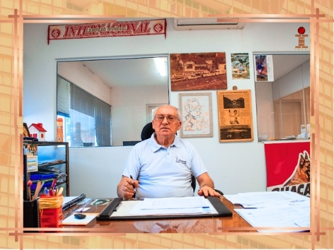 Sadi Capeleto na mesa